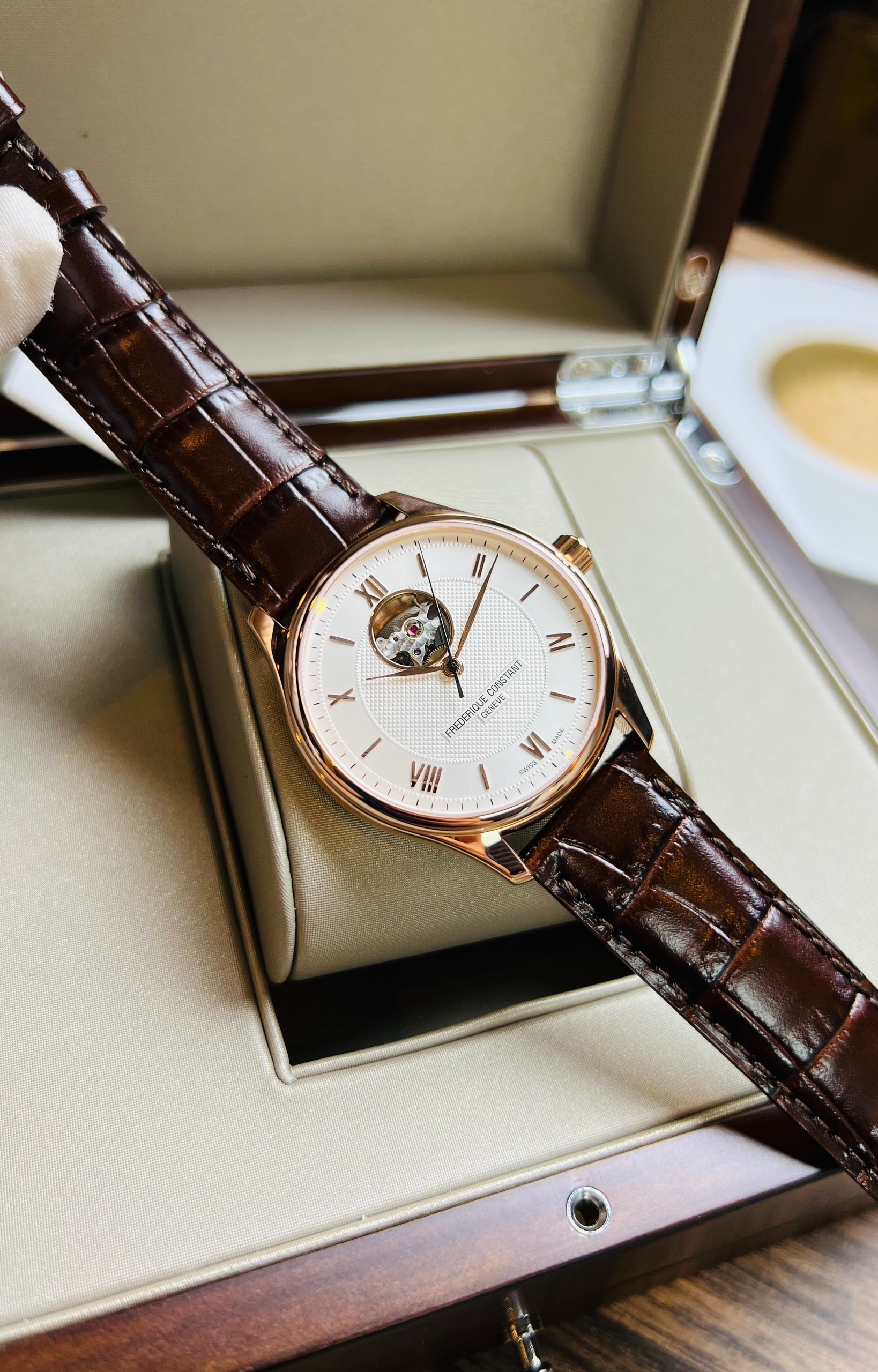 dong-ho-frederique-constant-fc-310mv5b4